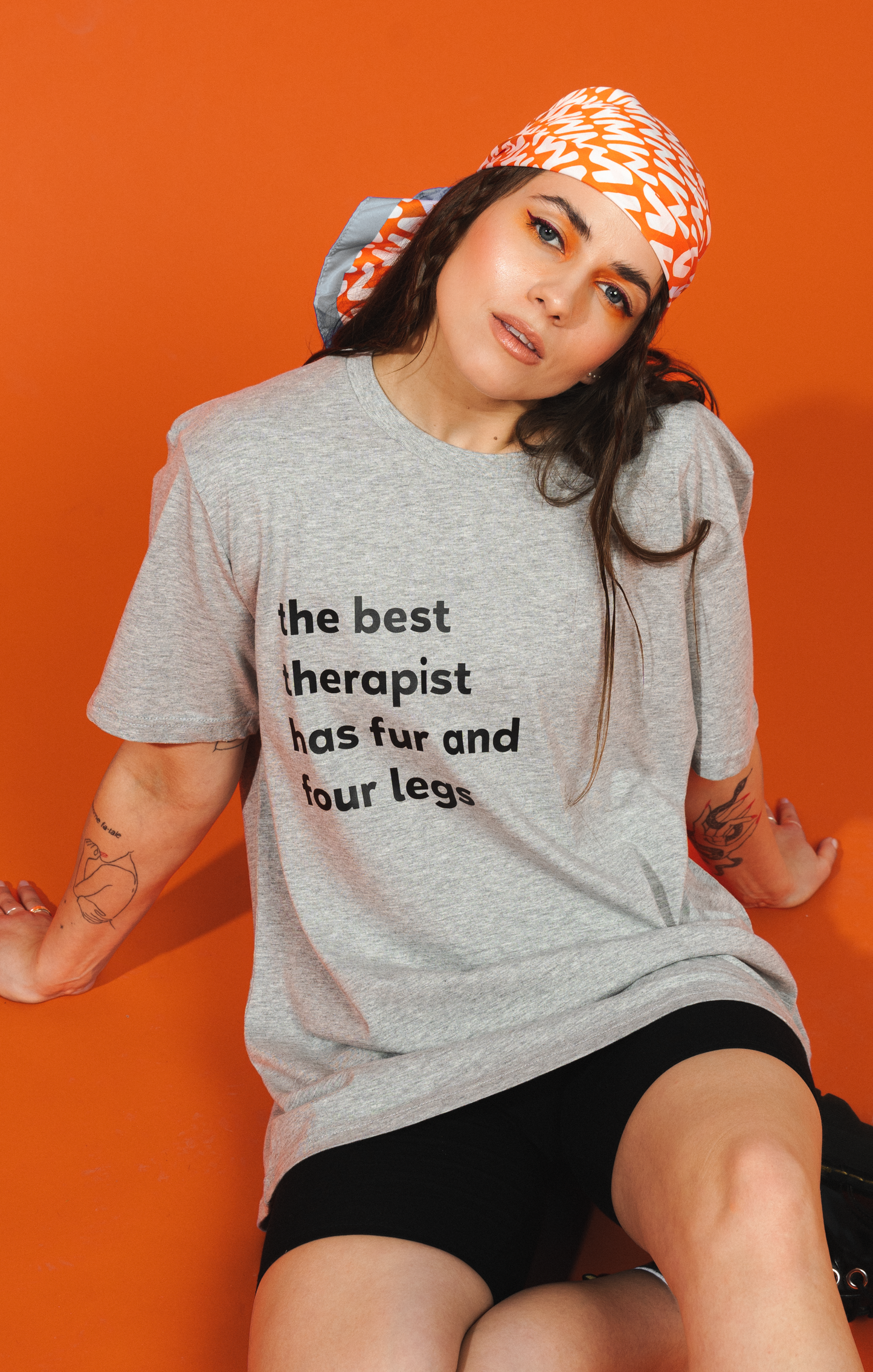 T-SHIRT THE BEST THERAPIST HAS FUR AND FOUR LEGS